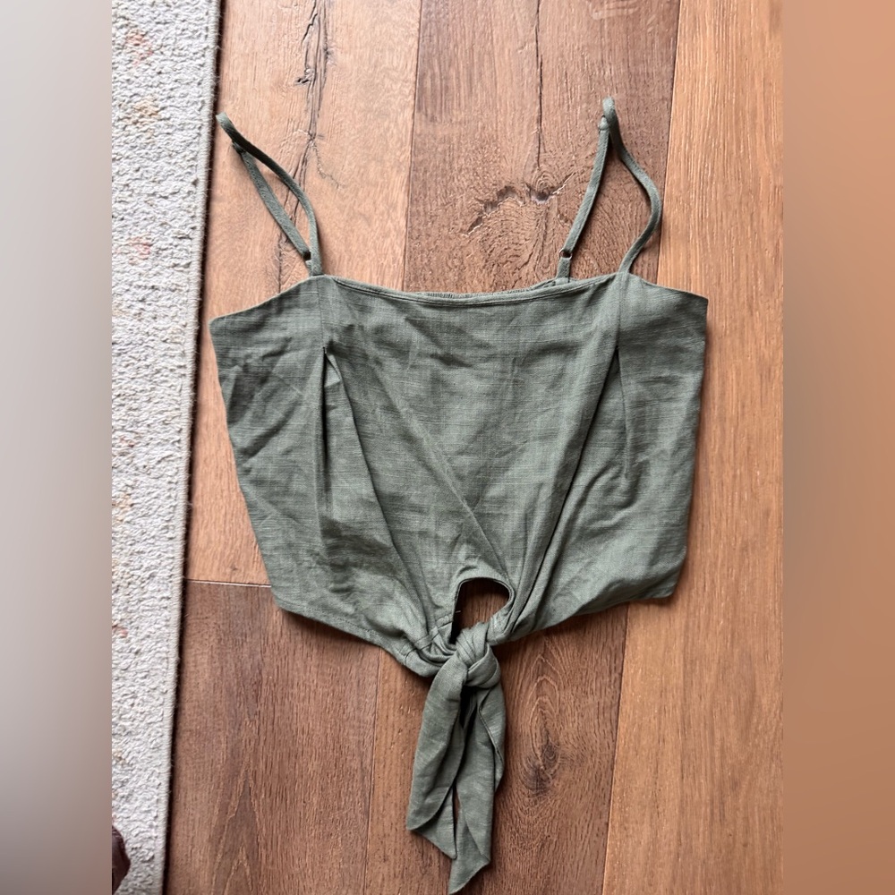 Stylish Olive Tie-Front Crop Top